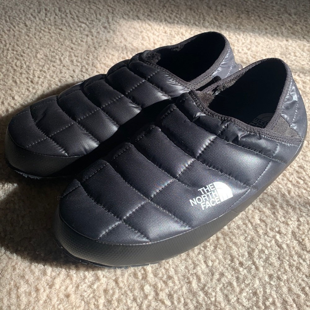 The North Face Black Puffer Slippers with White Logo
